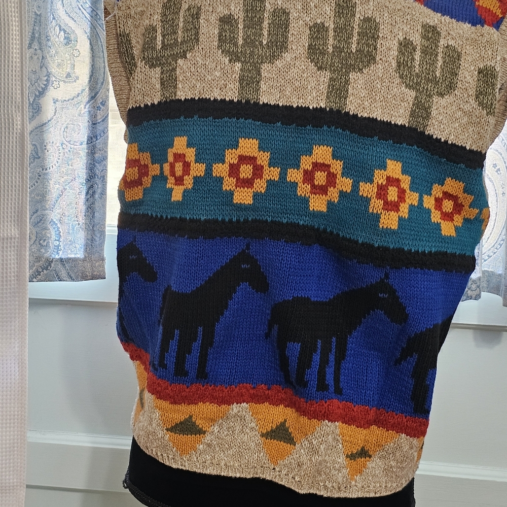 Women's Multicolor Patterned Cardigan - Picture 4 of 5